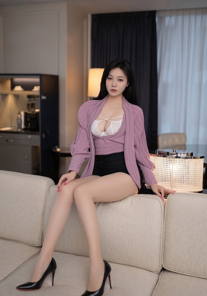 Stunning Lucy - High class companion Baker Street